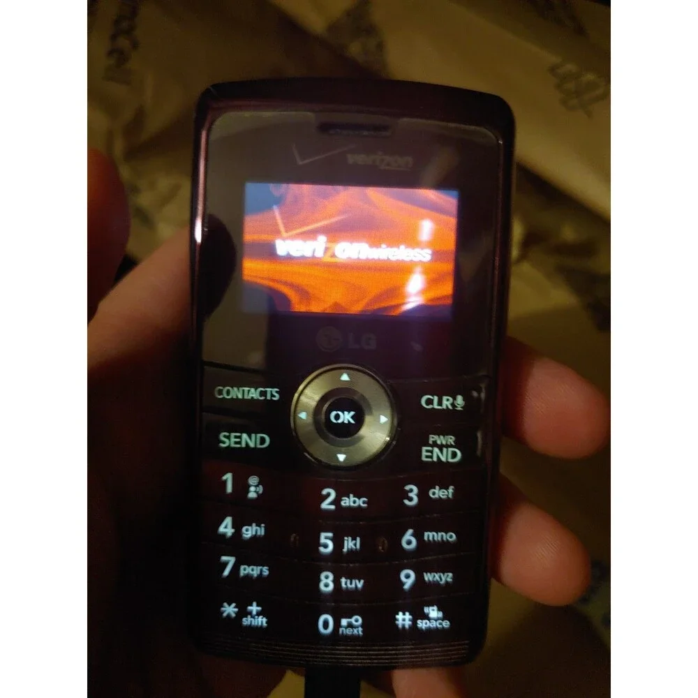 LG enV3 LG-VX9200 Verizon Wireless Maroon Flip Cell Phone w/ Chargers & Box